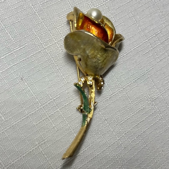 Vintage ART Gold Single Rose Brooch with Pearl & Enamel Accent. STAMPED - Picture 2 of 7